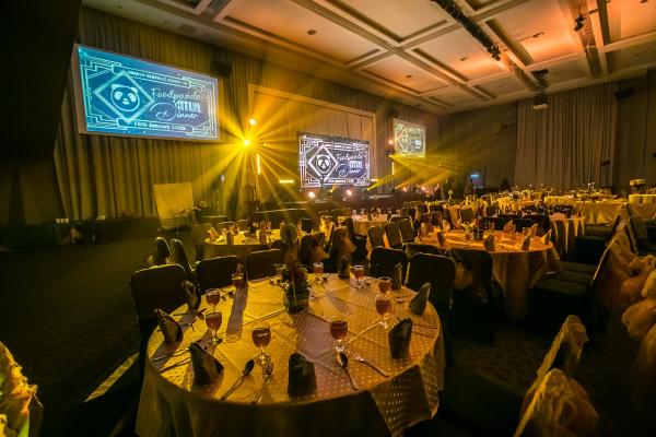 Theme Dinner 8